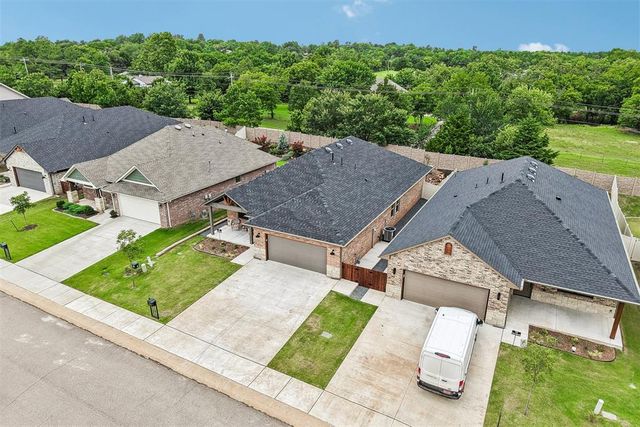 2039 Turtle Creek Way, Norman, OK 73071