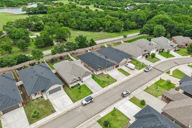 2039 Turtle Creek Way, Norman, OK 73071