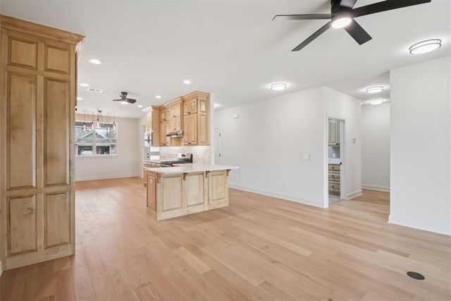 2039 Turtle Creek Way, Norman, OK 73071