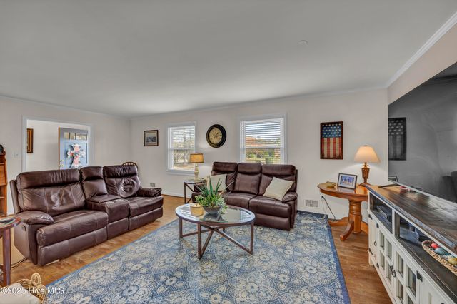 214 Longstreet Drive, Wilmington, NC 28412