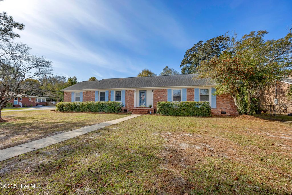 214 Longstreet Drive, Wilmington, NC 28412
