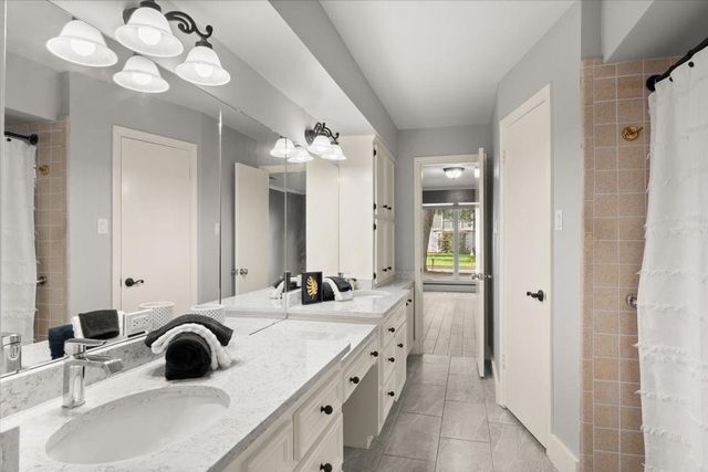2106 Thousand Pines Drive, Houston, TX 77339