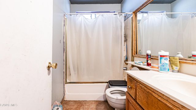 1833 E Avenue R2, Palmdale, CA 93550
