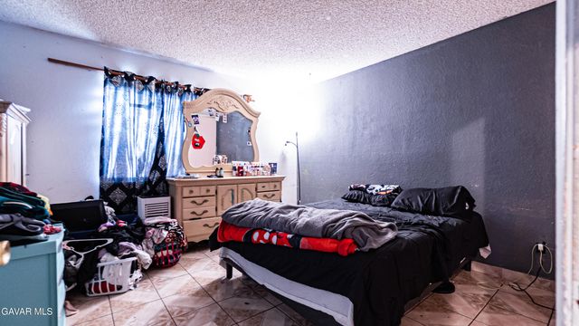 1833 E Avenue R2, Palmdale, CA 93550