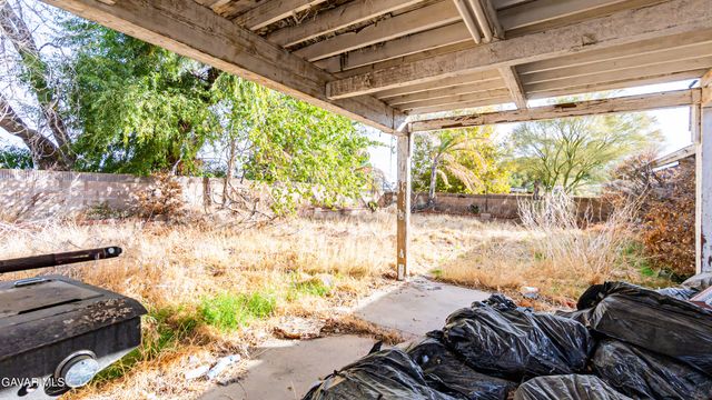 1833 E Avenue R2, Palmdale, CA 93550