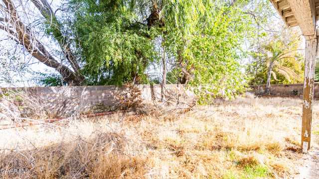 1833 E Avenue R2, Palmdale, CA 93550