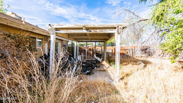 1833 E Avenue R2, Palmdale, CA 93550