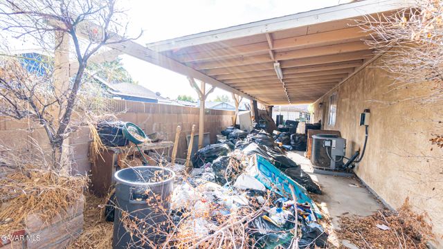 1833 E Avenue R2, Palmdale, CA 93550