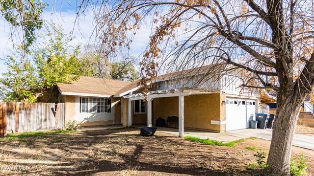 1833 E Avenue R2, Palmdale, CA 93550