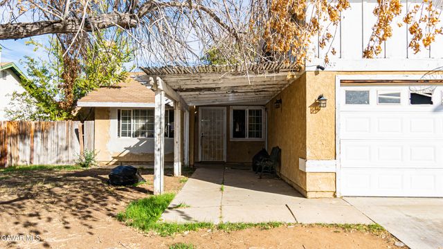 1833 E Avenue R2, Palmdale, CA 93550