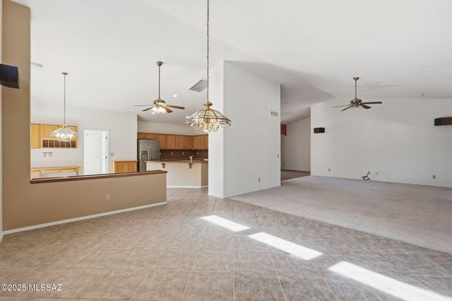 916 N Gulch Drive, Green Valley, AZ 85614