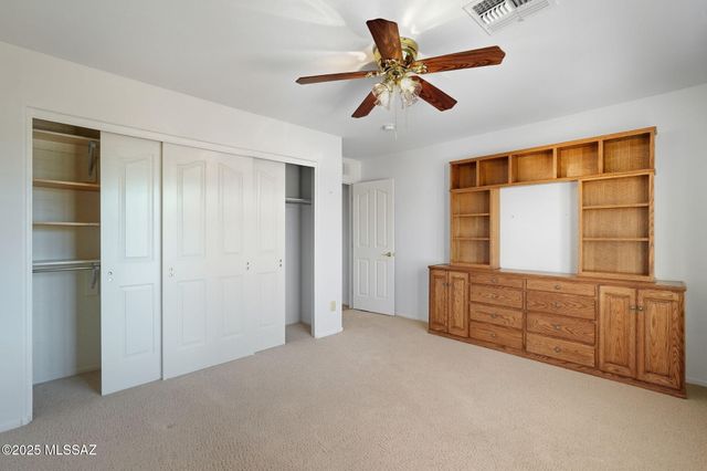 916 N Gulch Drive, Green Valley, AZ 85614