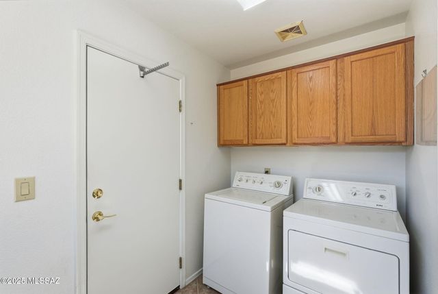 916 N Gulch Drive, Green Valley, AZ 85614