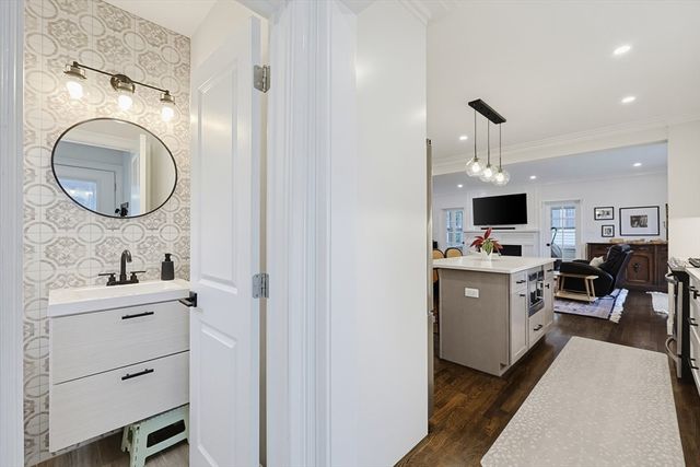 1343 Quincy Shore Dr, Quincy, MA 02169