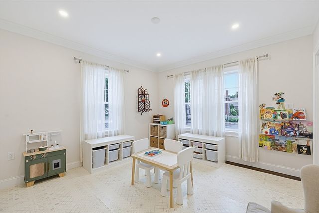 1343 Quincy Shore Dr, Quincy, MA 02169