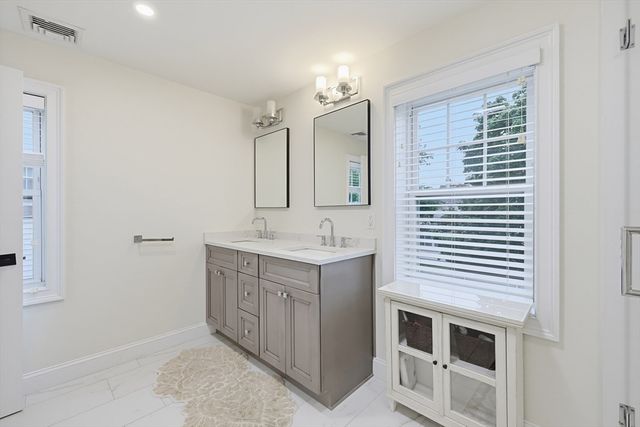 1343 Quincy Shore Dr, Quincy, MA 02169