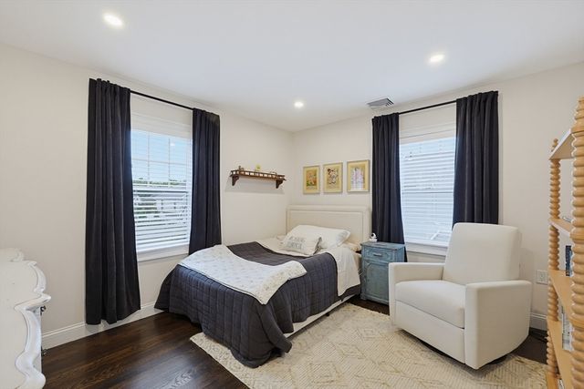 1343 Quincy Shore Dr, Quincy, MA 02169