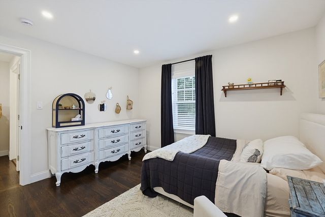 1343 Quincy Shore Dr, Quincy, MA 02169