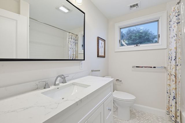 1343 Quincy Shore Dr, Quincy, MA 02169