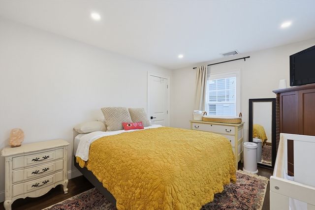 1343 Quincy Shore Dr, Quincy, MA 02169