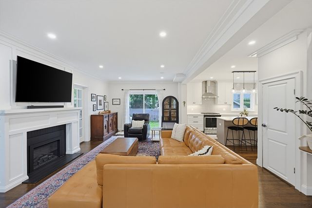 1343 Quincy Shore Dr, Quincy, MA 02169