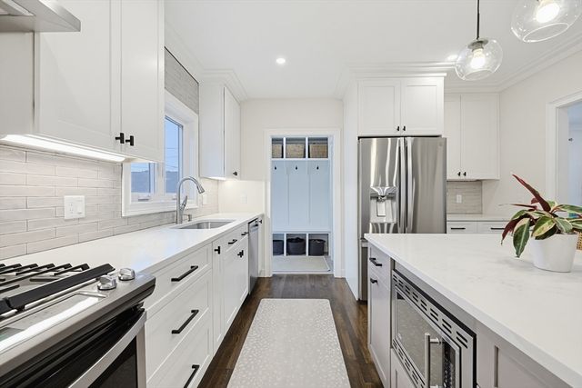 1343 Quincy Shore Dr, Quincy, MA 02169