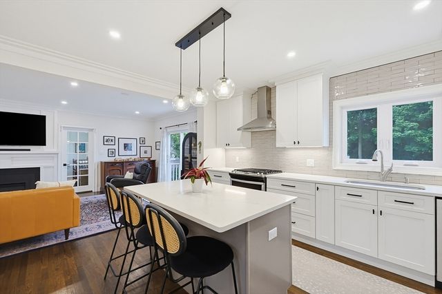 1343 Quincy Shore Dr, Quincy, MA 02169