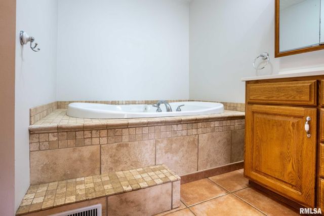 450 Clark School Road, Desoto, IL 62924