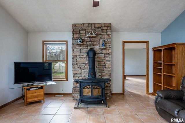 450 Clark School Road, Desoto, IL 62924