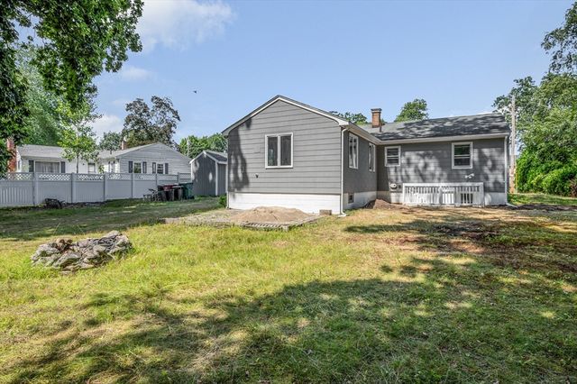 57 Glenmere St, Lowell, MA 01852