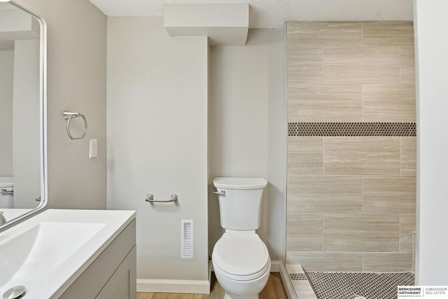 4622 Hascall Street, Omaha, NE 68106