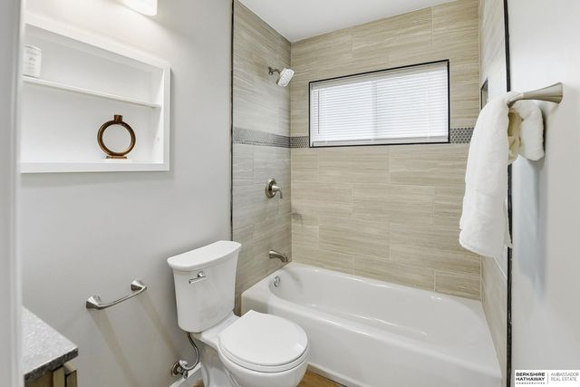 4622 Hascall Street, Omaha, NE 68106