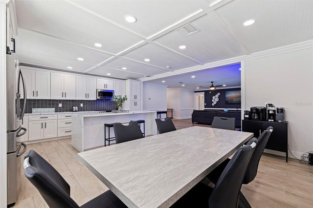 5802 BAY PINES LAKES BOULEVARD, St Petersburg, FL 33702