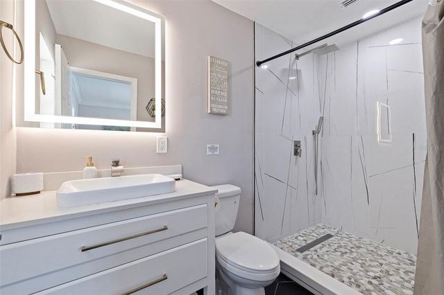 5802 BAY PINES LAKES BOULEVARD, St Petersburg, FL 33702