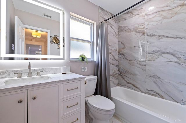 5802 BAY PINES LAKES BOULEVARD, St Petersburg, FL 33702