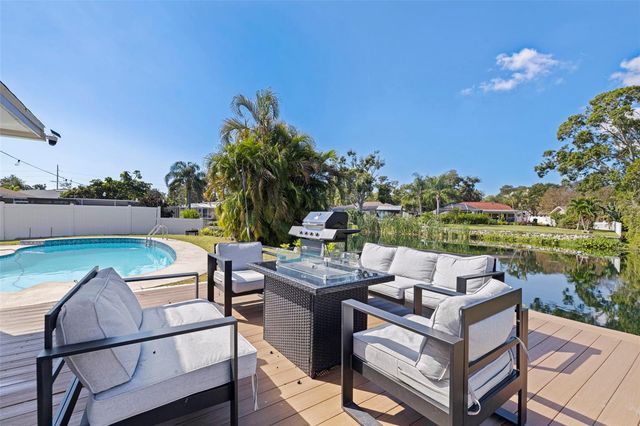 5802 BAY PINES LAKES BOULEVARD, St Petersburg, FL 33702