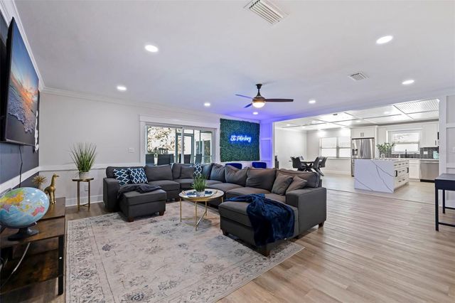 5802 BAY PINES LAKES BOULEVARD, St Petersburg, FL 33702