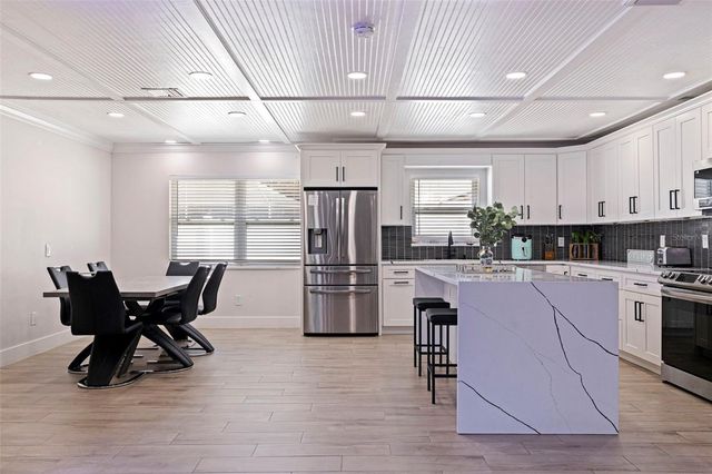 5802 BAY PINES LAKES BOULEVARD, St Petersburg, FL 33702