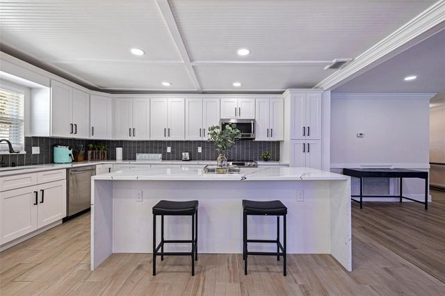 5802 BAY PINES LAKES BOULEVARD, St Petersburg, FL 33702