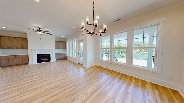 693 W Oak Circle, Myrtle Beach, SC 29588
