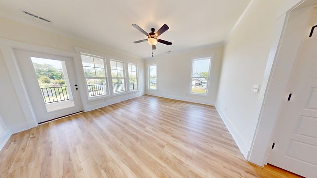 693 W Oak Circle, Myrtle Beach, SC 29588