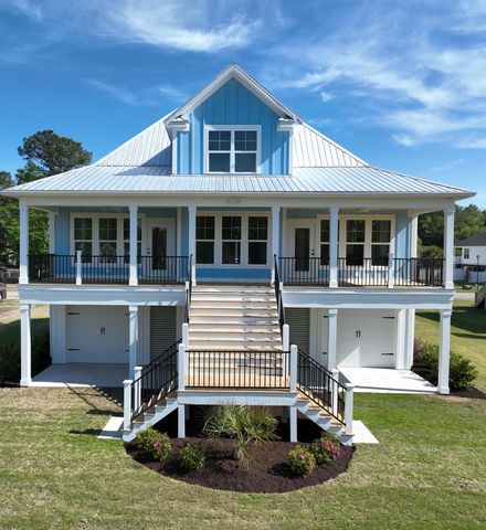 693 W Oak Circle, Myrtle Beach, SC 29588