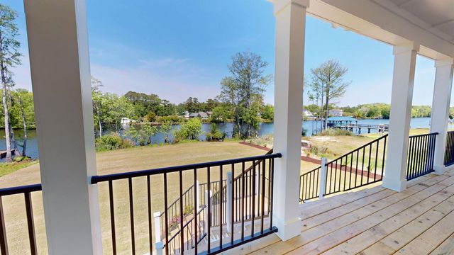 693 W Oak Circle, Myrtle Beach, SC 29588