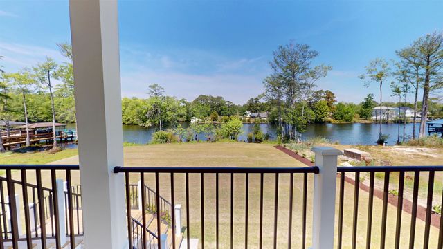 693 W Oak Circle, Myrtle Beach, SC 29588