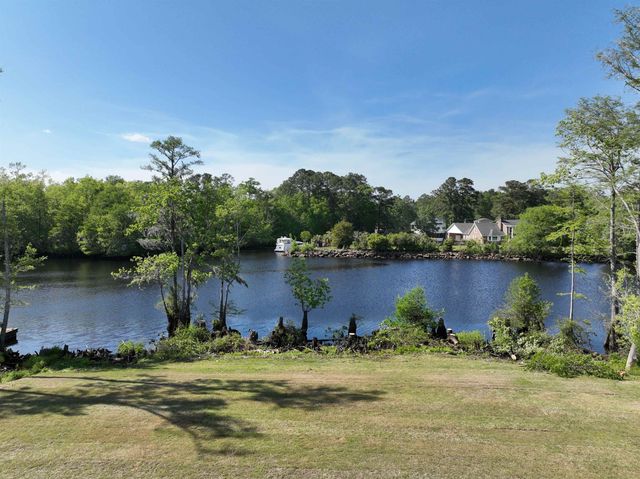 693 W Oak Circle, Myrtle Beach, SC 29588