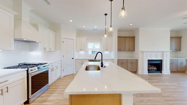 693 W Oak Circle, Myrtle Beach, SC 29588