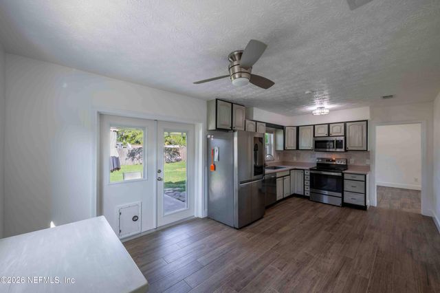 7880 RONDEAU Drive E, Jacksonville, FL 32217
