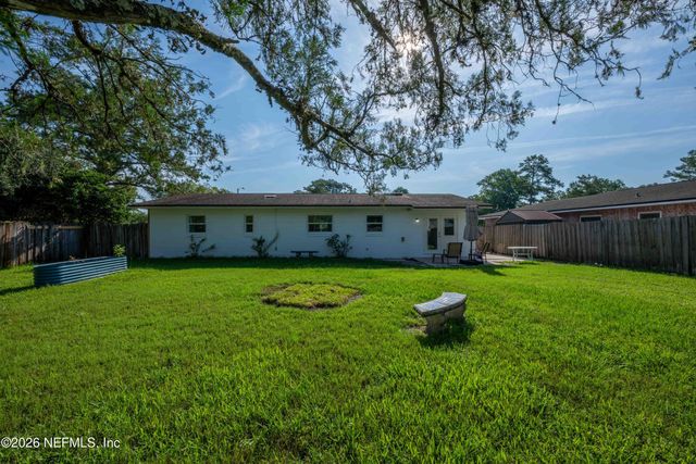 7880 RONDEAU Drive E, Jacksonville, FL 32217