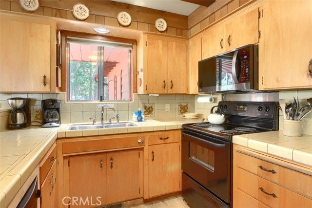 8067 Chilnualna Falls Road, Wawona, CA 95389