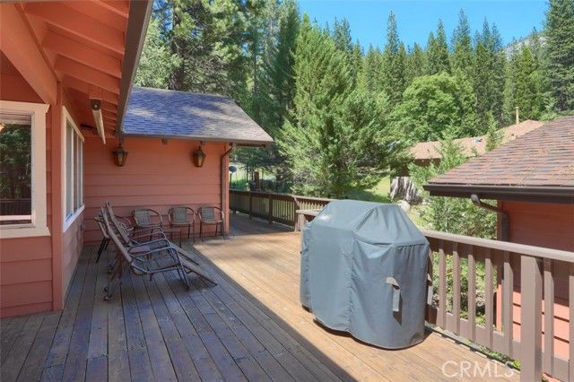 8067 Chilnualna Falls Road, Wawona, CA 95389